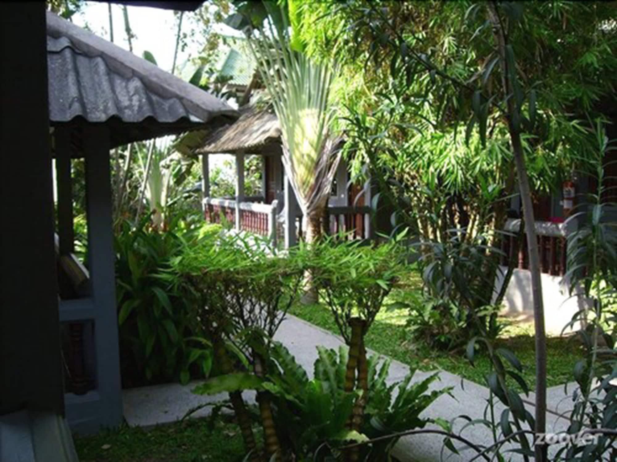Let'S Hyde Pattaya Resort & Villas - Pool Cabanas Ngoại thất bức ảnh