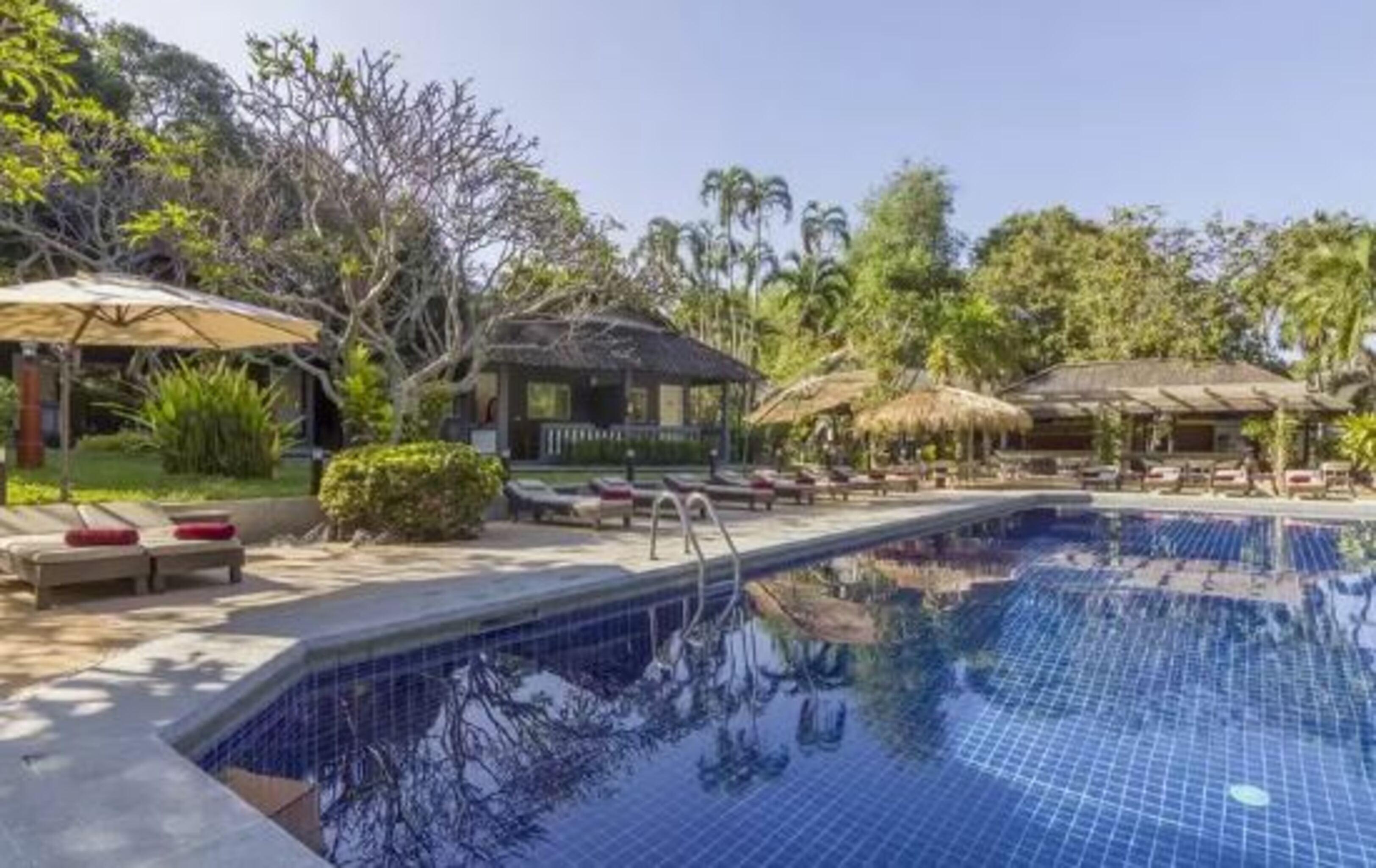 Let'S Hyde Pattaya Resort & Villas - Pool Cabanas Ngoại thất bức ảnh