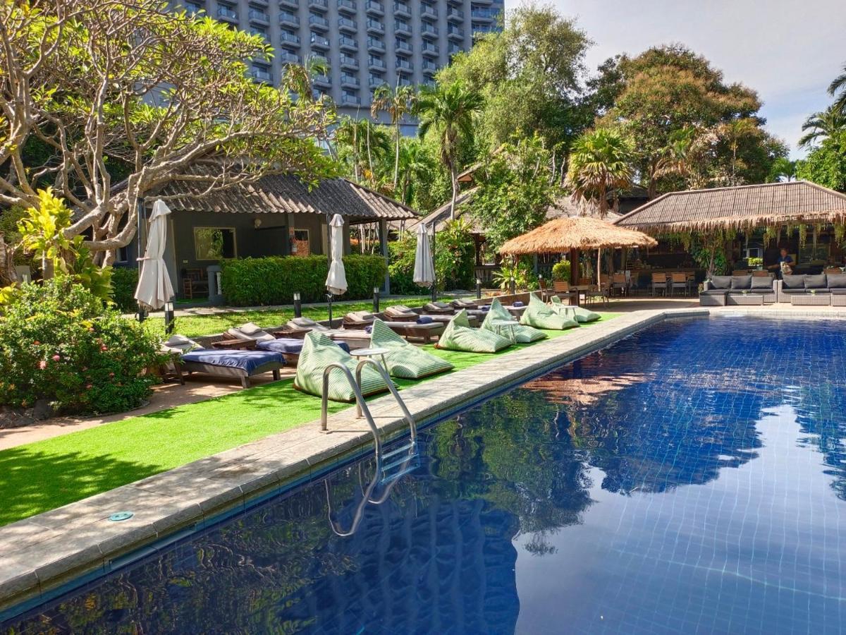 Let'S Hyde Pattaya Resort & Villas - Pool Cabanas Ngoại thất bức ảnh