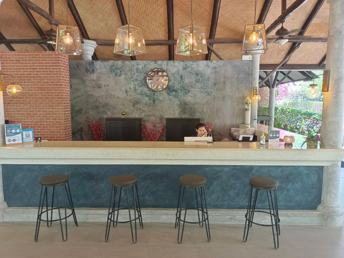 Let'S Hyde Pattaya Resort & Villas - Pool Cabanas Ngoại thất bức ảnh