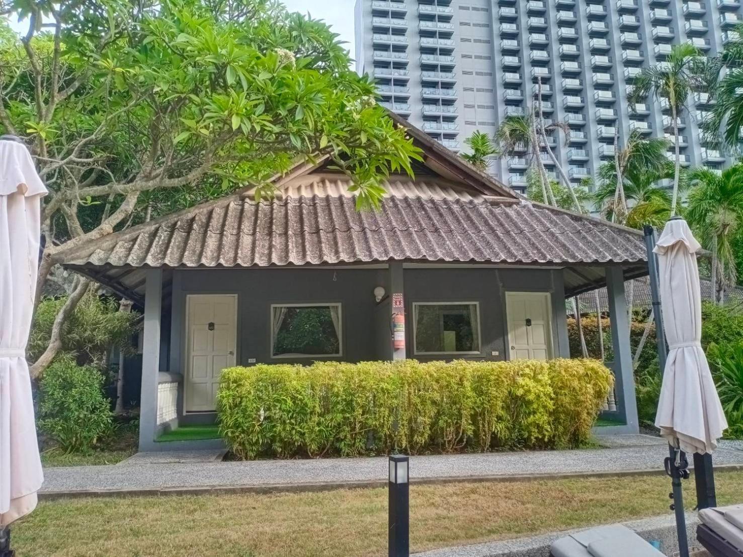 Let'S Hyde Pattaya Resort & Villas - Pool Cabanas Ngoại thất bức ảnh
